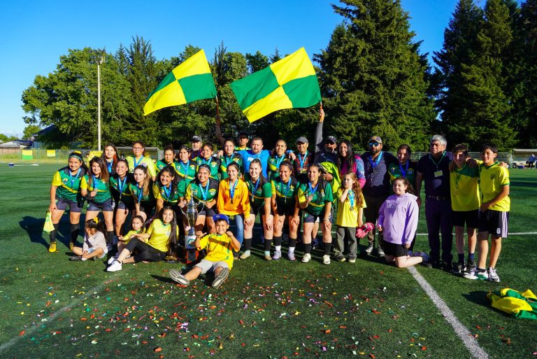 EQUIPO FEMENINO DE LISPERGUER SE CORONAN COMO CAMPEONAS REGIONALES